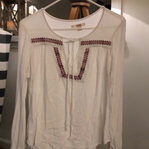 cute detailed boho top!
